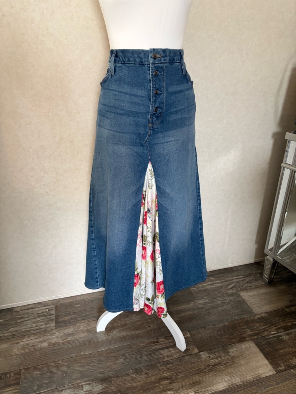 High-Waist Blue Denim Maxi Skirt with Floral Panel